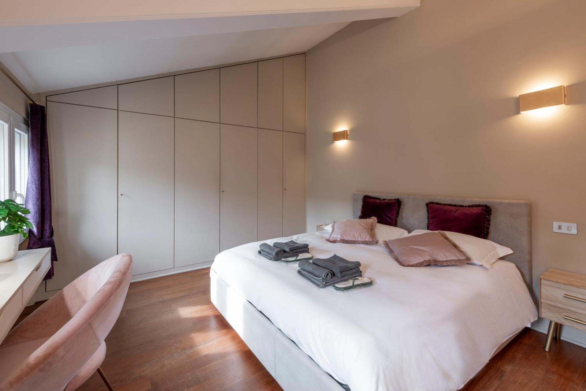 Appartamento Pontaccio, 4 - Vivere In Brera, Con Ampio Terrazzo *